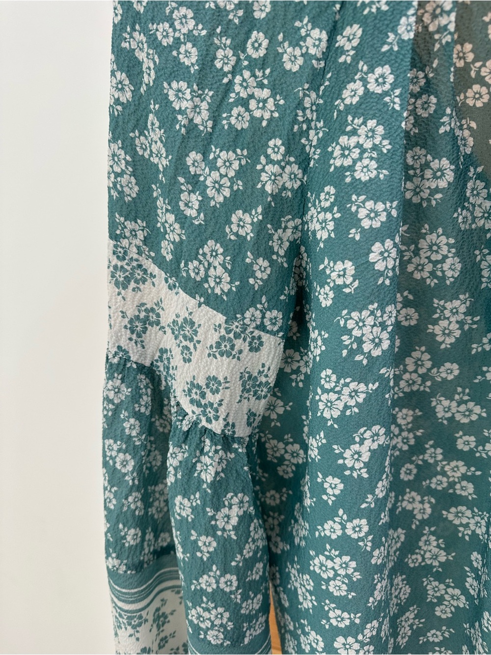 Veronica Beard Kalina Floral Silk Blouse, Size 8 - Picture 4 of 13